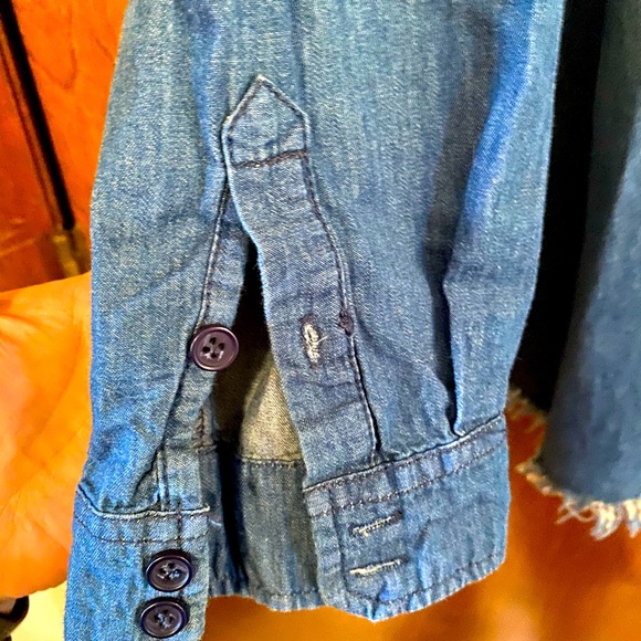 ⭐️ EUC-Lane Bryant Sz 20 Denim Frayed Ends Jean Button Down Shirt Top - Picture 6 of 6
